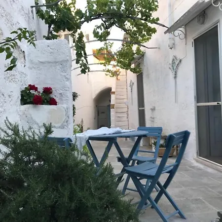 Rustic In Village Centre בית נופש *
