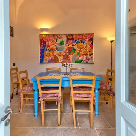 בית נופש Rustic In Village Centre