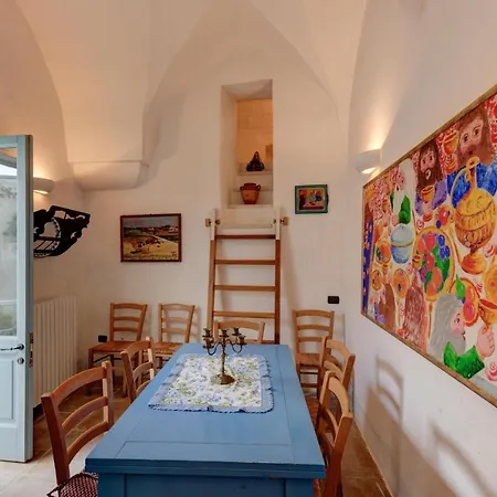Rustic In Village Centre בית נופש *