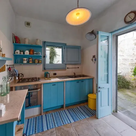 בית נופש Rustic In Village Centre *
